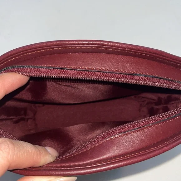 Cartier Must De Cartier small zip pouch EUC - Picture 5 of 10